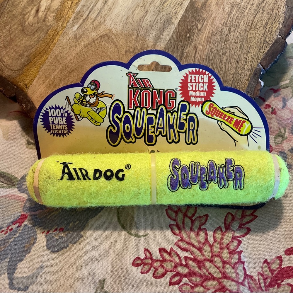 Vintage KONG Air Dog Squeaker Stick Dog Toy  Tennis Ball Fabric Yellow Fetch NWT